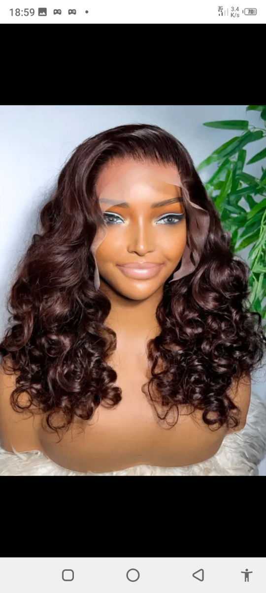 Perruque bouclée en dentelle