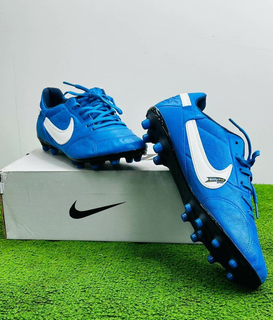 Soccer boots