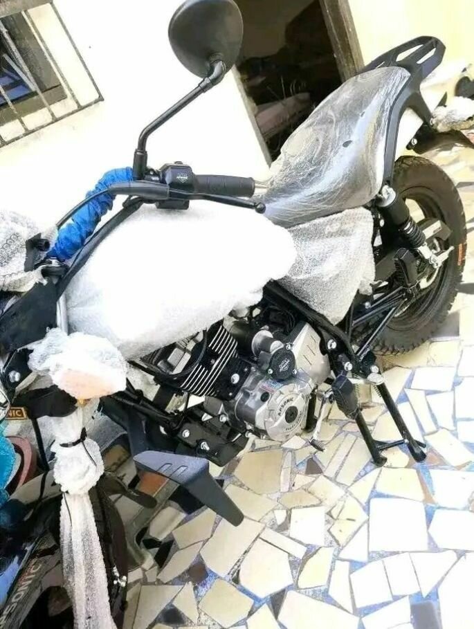 Moto urbaine élégante 150cc