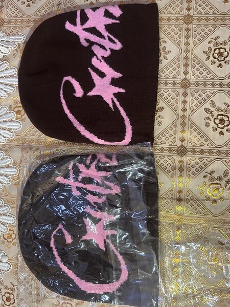 Bonnet en laine marron et rose