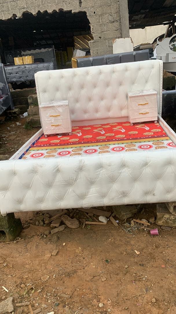 Lit capitonnée très durable