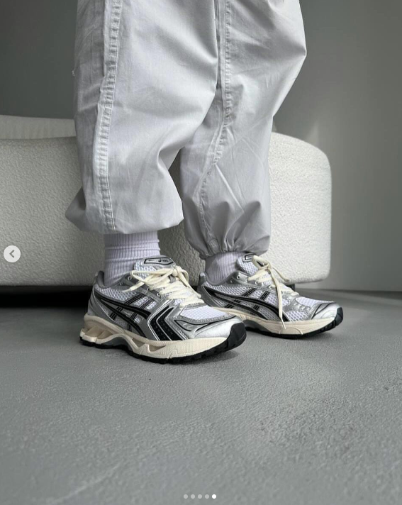 Кроссовки ASICS GEL серебристый,кремовый