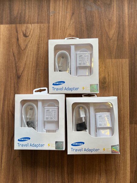 SAMSUNG  FAST CHARGER