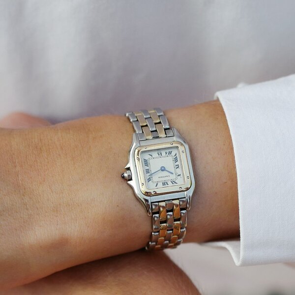 Montre élégante en acier inoxydable