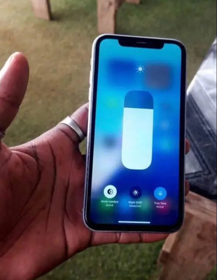 iPhone 11 Rouge Neuf