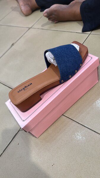 Sandales en cuir et denim