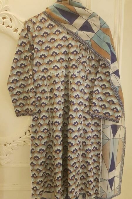 Lawn 3 Peace Suit