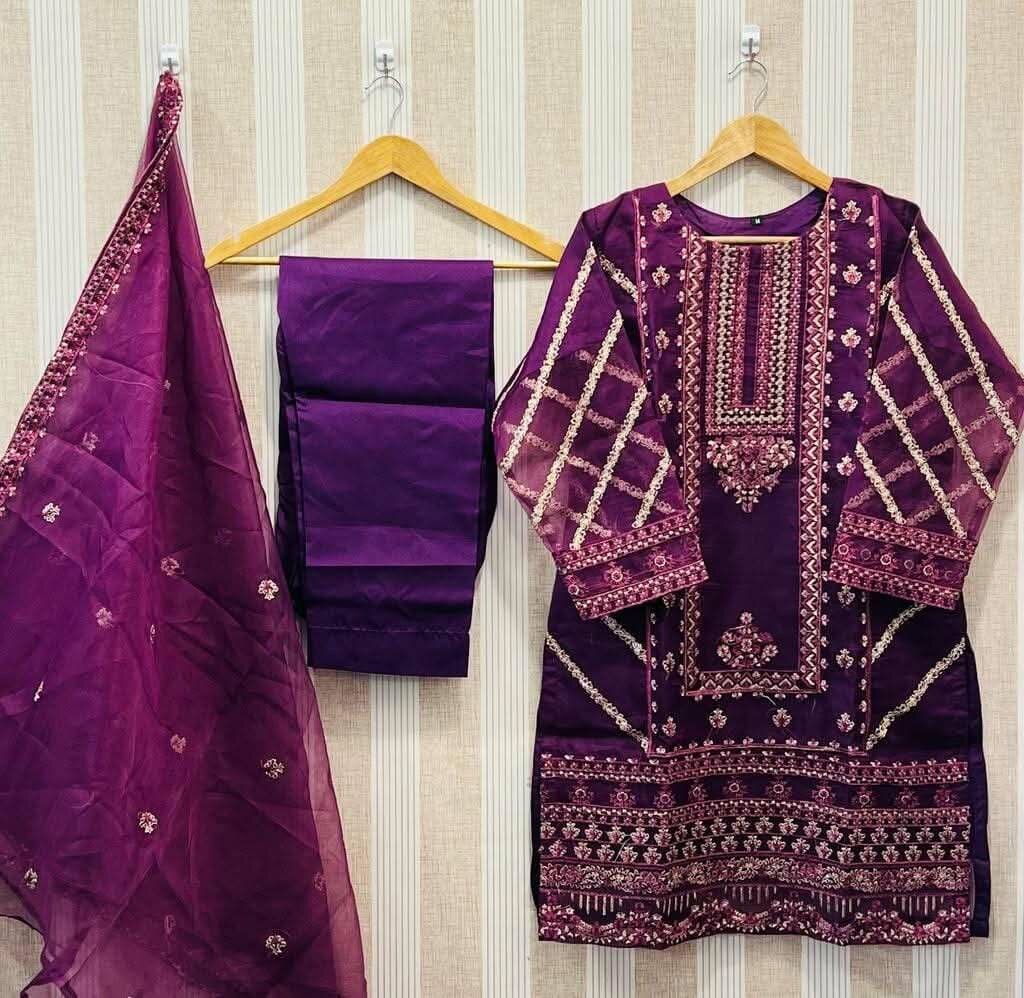 Ladies suit