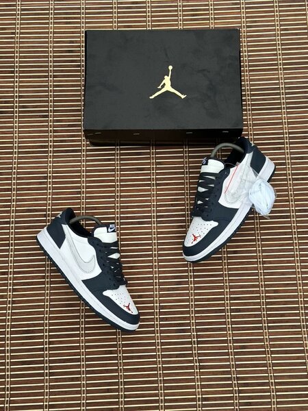 AIR JORDAN 1 low BLEU  MARIN