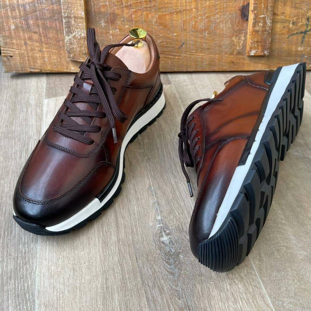 Chaussure en cuir véritable