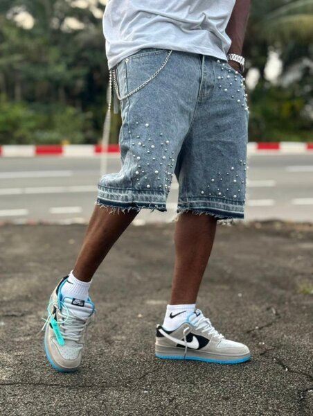 Bermuda en jean cloutée