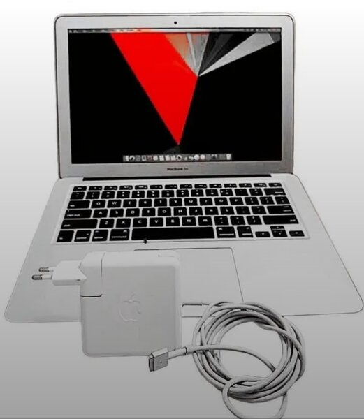 MacBook Air avec chargeur