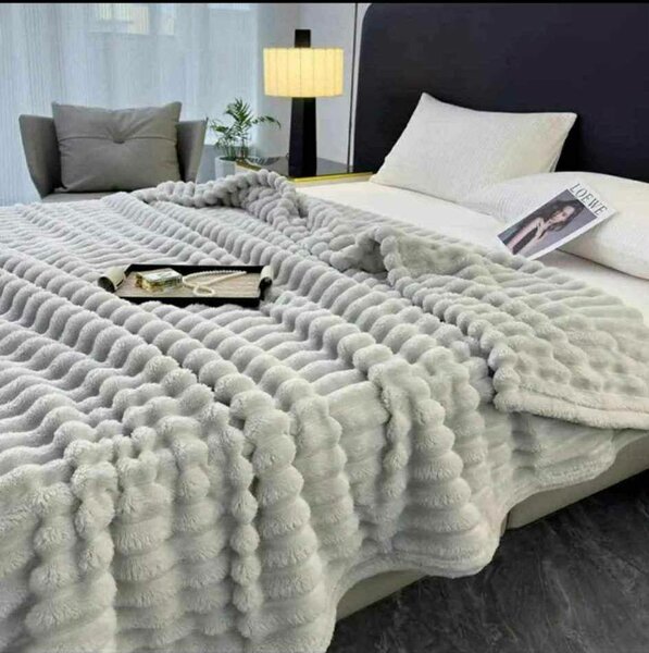 Couverture peluche grise