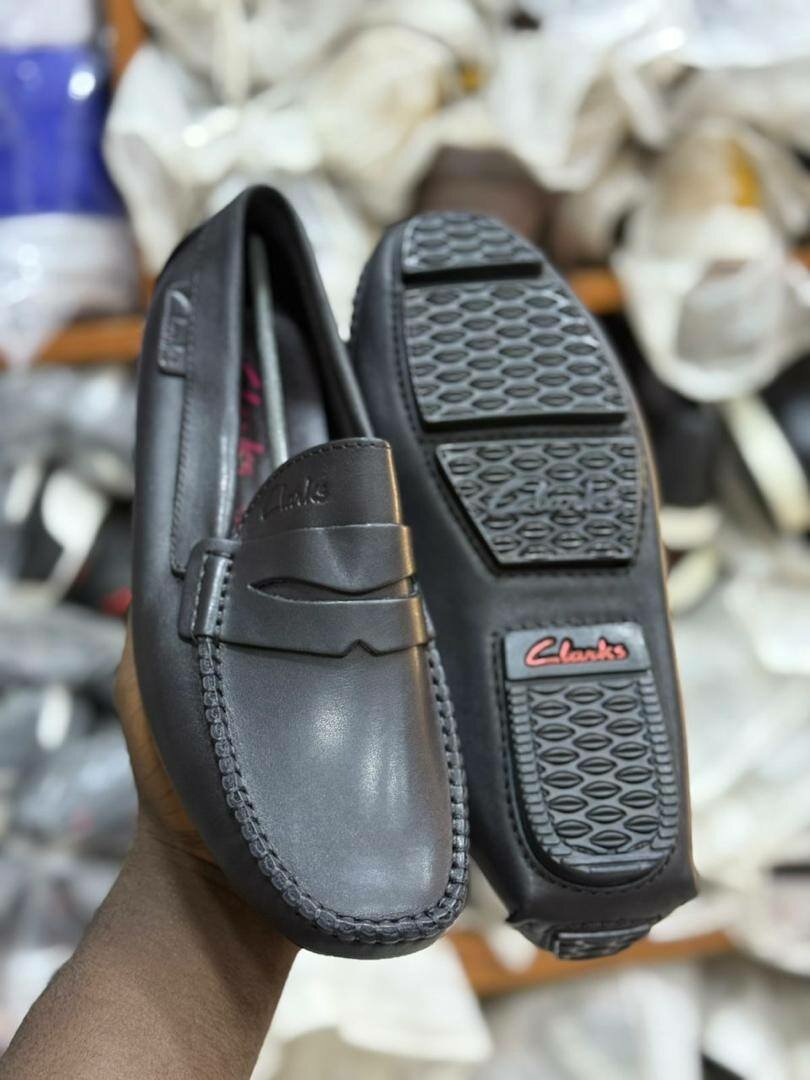 Mocassins en cuir noir élégants