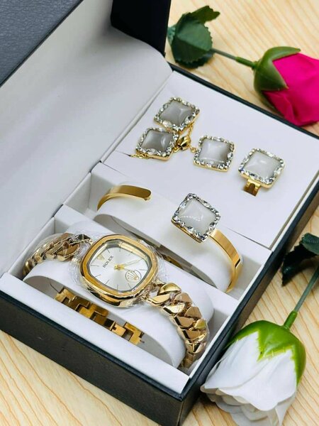 Coffret Montre et Bijoux Dorés