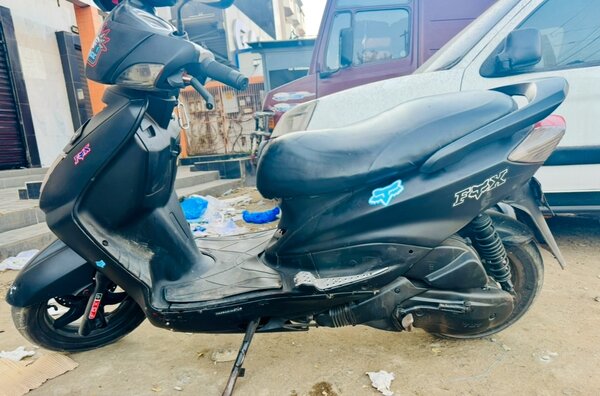 MOTO YAMAHA 4 SOUPAPES