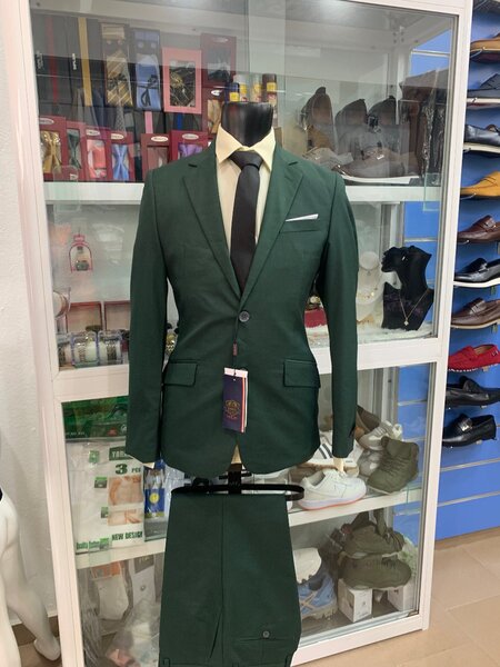 Costume élégant vert homme