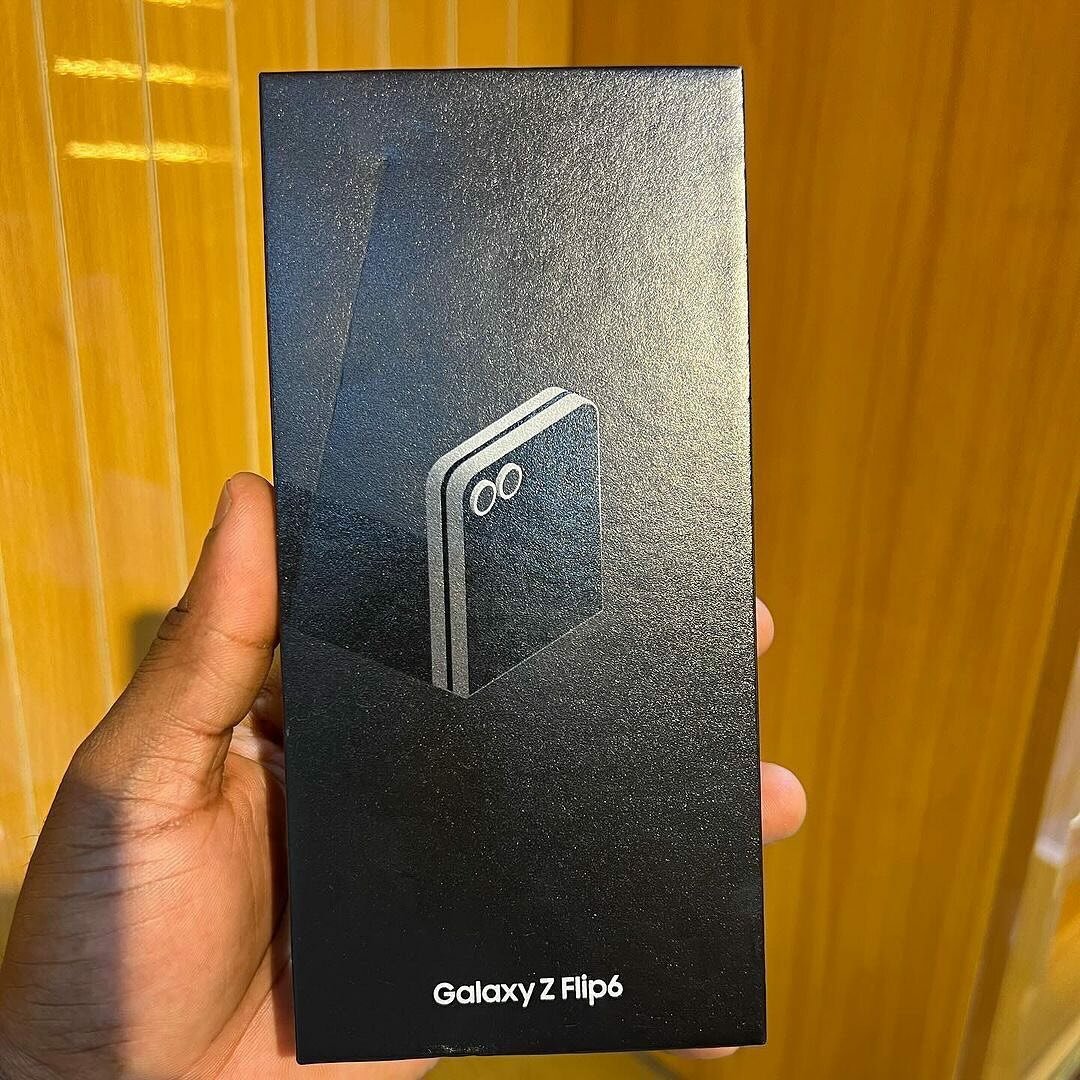 Brand new Samsung Galaxy Flip6 -512GB Storage