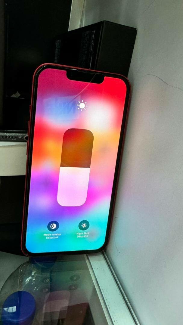 *iphone 14 128giga état très propre*  *Ecran et dos change*