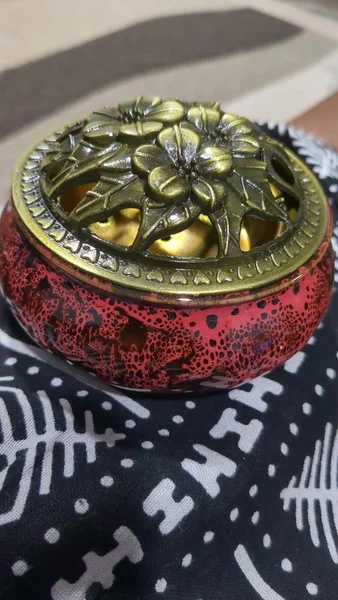 Brûleur d'encens décoratif en céramique