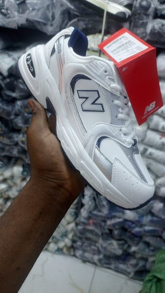 Baskets confortables homme