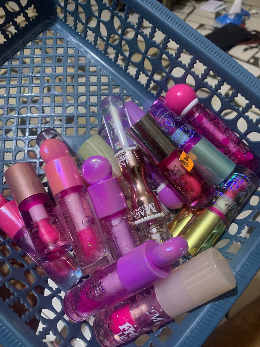 Gloss à lèvres, 4 à 1500