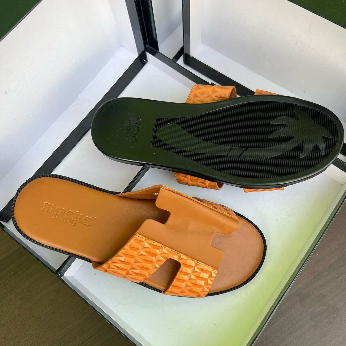 Quality men slippers