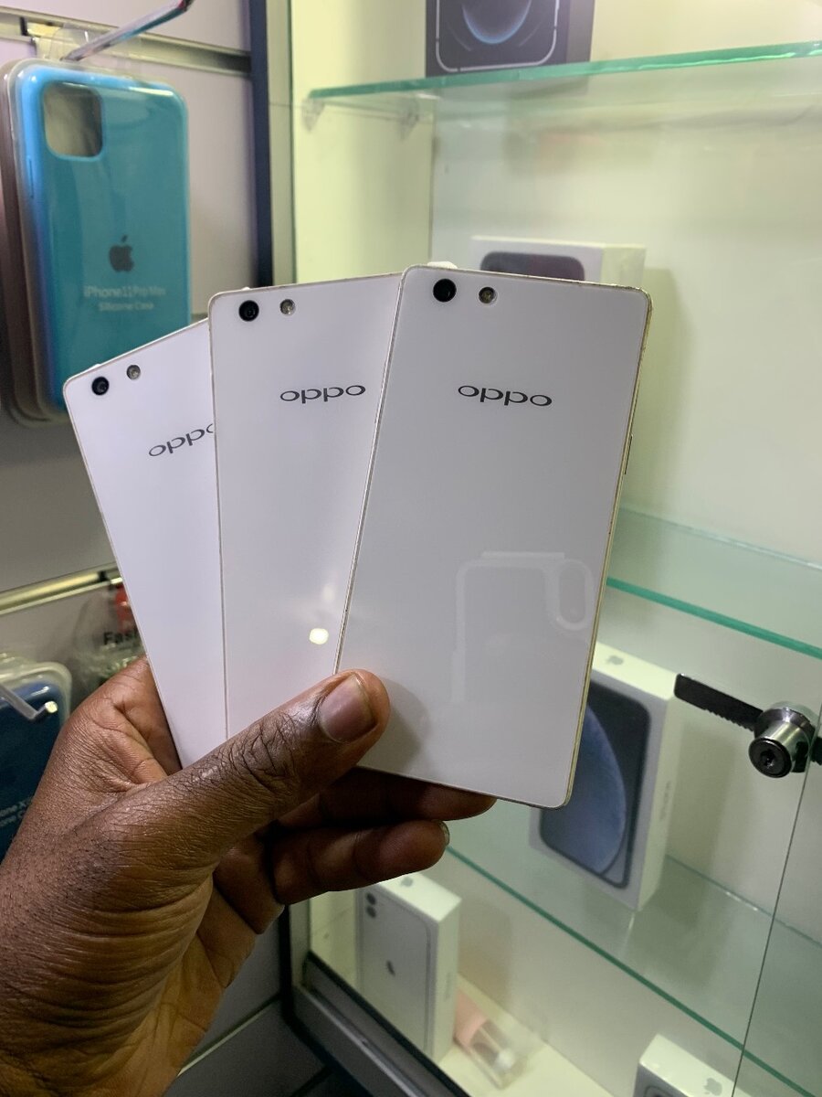 Oppo phone 64gb( 4GB Ram)