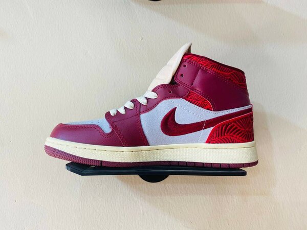 Air Jordan 1 MID SE