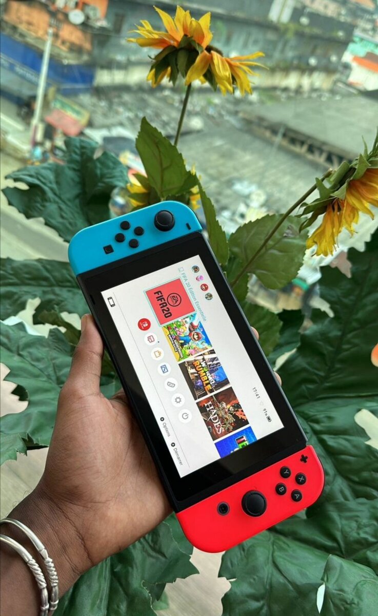 Nintendo Switch