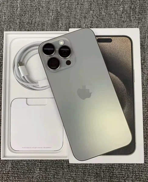 iPhone 15 pro Max 256 giga