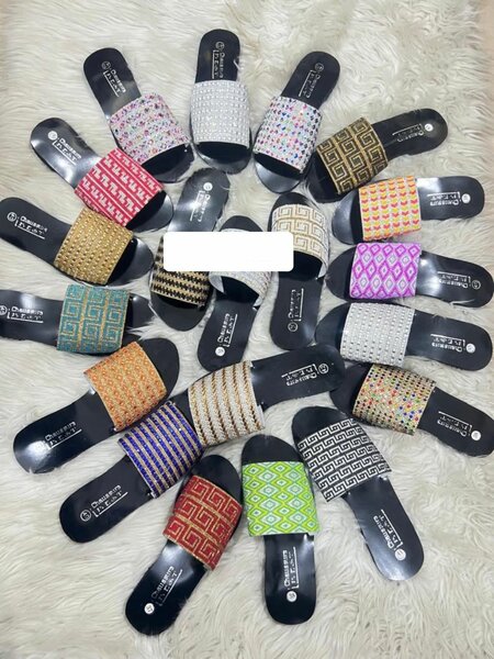 Chaussures artisanales perlées