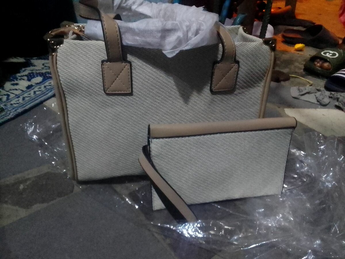 Sac à main élégant avec pochette