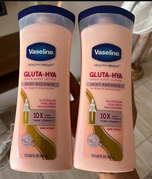 Vaseline Gluta-Hya Dewy Lotion