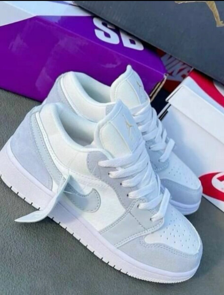 NIKE AIRFORCE CLASSIC