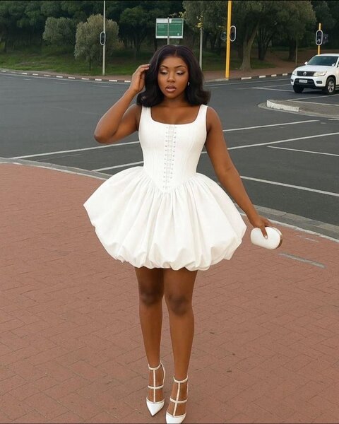 Robe blanche élégante soirée