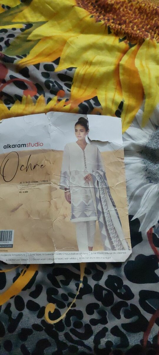 Branded 3 pcs unstitched lawn suit