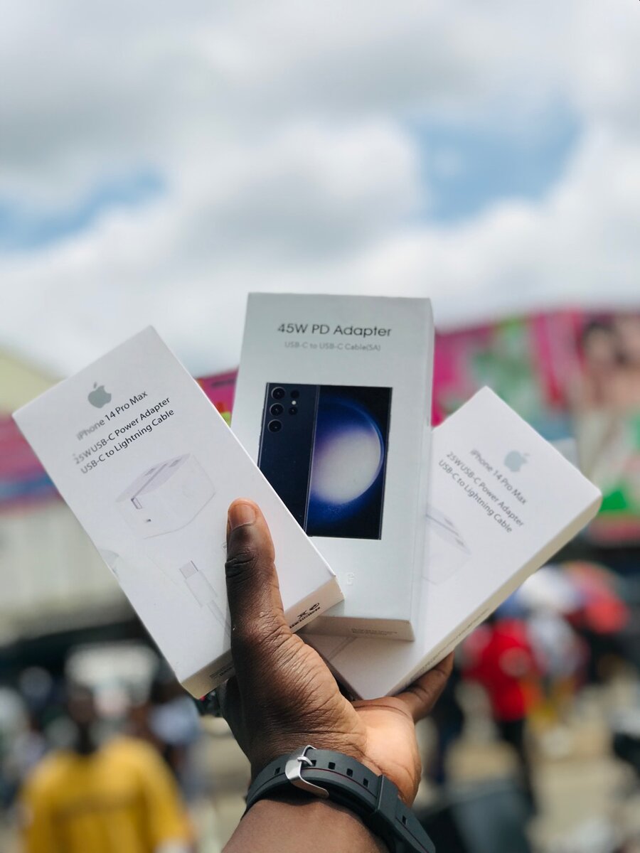 iPhone and Samsung type C