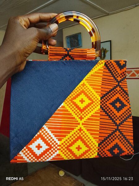 Sac à main en tissu coloré