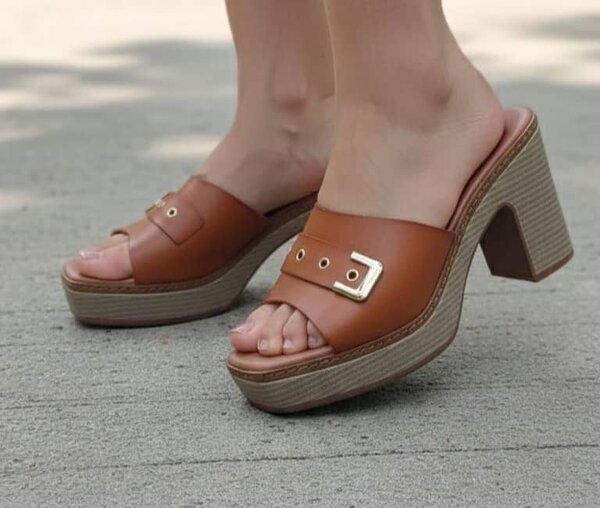 Sandales à talons en cuir marron