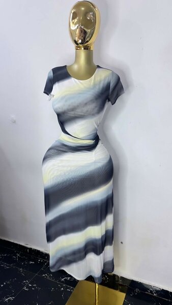 Robe longue élégante à rayures