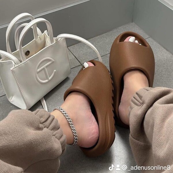 ADIDAS YEEZY SLIDES 40-45