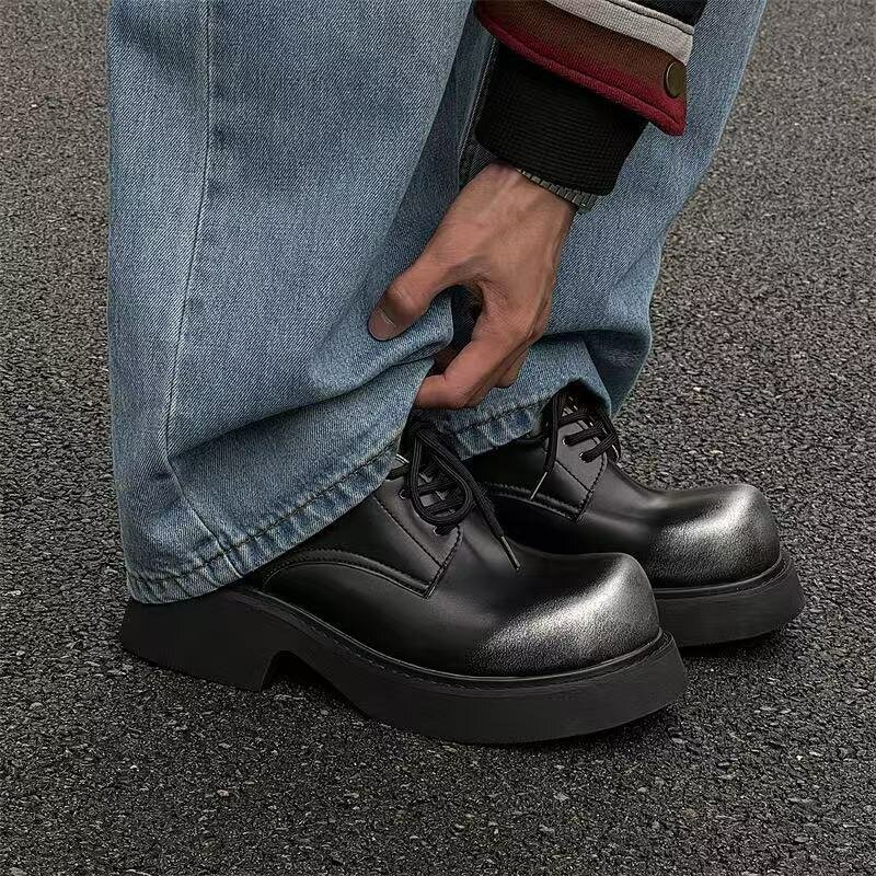 Leader shoe