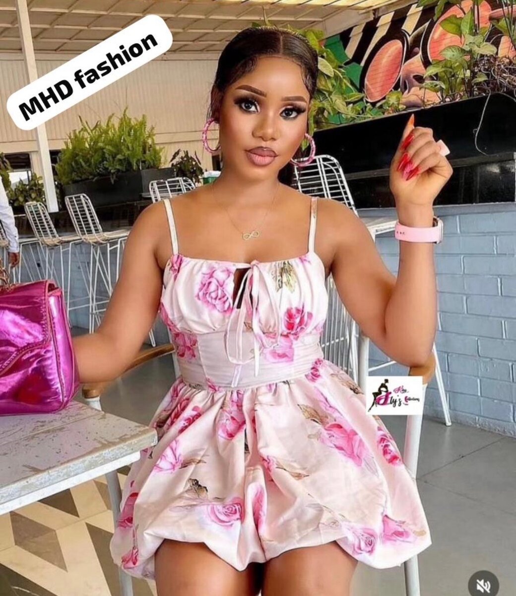 Robe à fleurs élégante femme