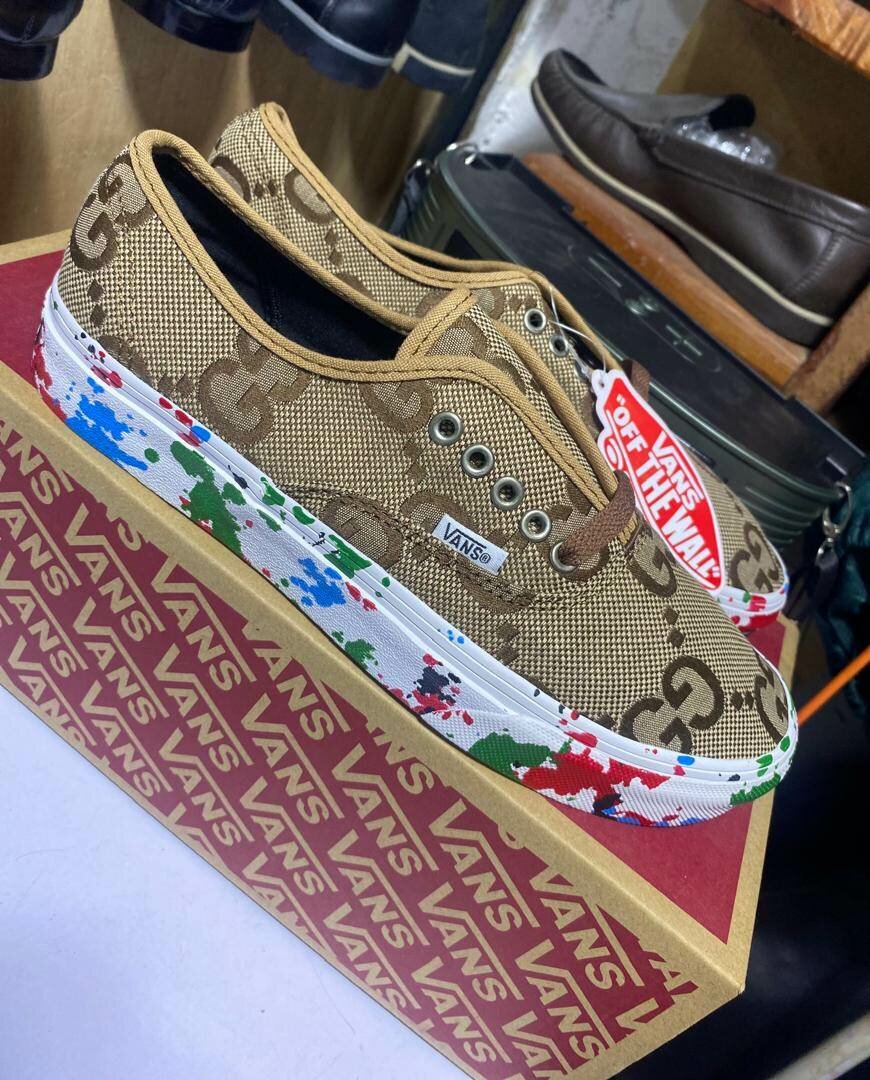 Paires de baskets Vans