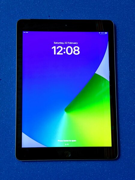 Apple iPad 5th Gen WiFi+SIM Version