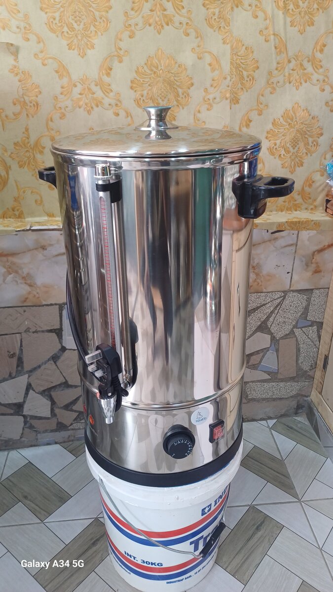 Grande Bouilloire Électrique Inox