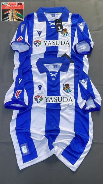 Maillot de football réaliste
