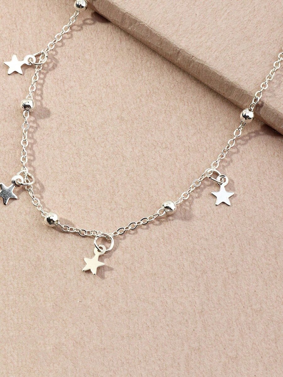 Un collier et une chaîne