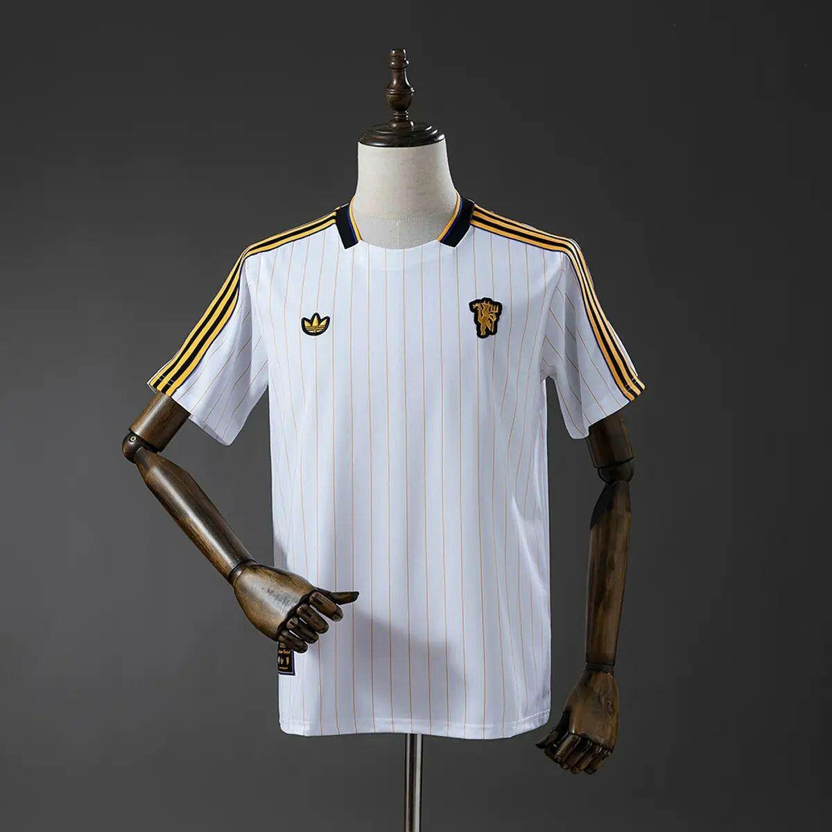 Maillot de football Nike adidas
